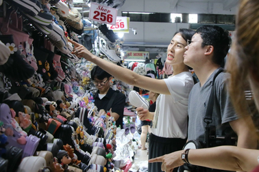 Đà Nẵng tổ chức livestream bán hàng để "cứu" chợ truyền thống