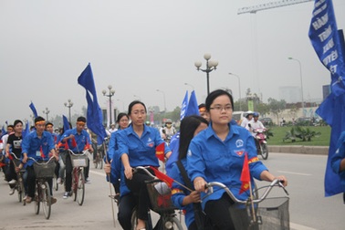 Hơn 1000 sinh viên diễu hành xe đạp kết nối “Vòng tay nhân ái”