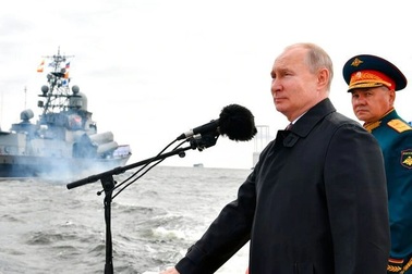 Ông Putin lệnh đóng 2 tàu ngầm hạt nhân