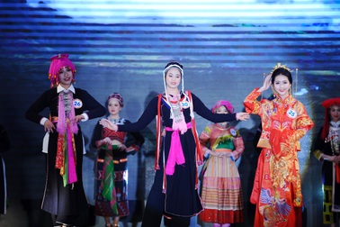 Độc đáo cuộc thi hoa khôi hội tụ trang phục truyền thống các dân tộc thiểu số