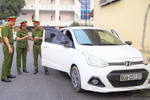 Tên cướp taxi sa lưới khi đang lẩn trốn tại nhà riêng