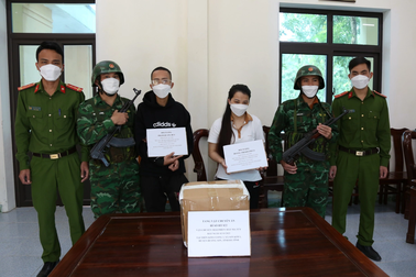 Bắt giữ đôi nam nữ vận chuyển thuê lượng lớn ma túy