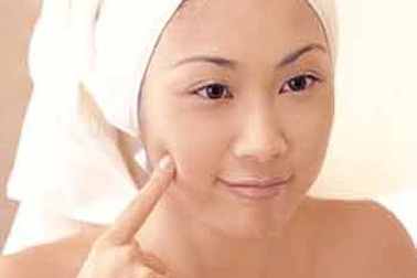 Tại sao bổ sung vitamin lại trị được mụn?