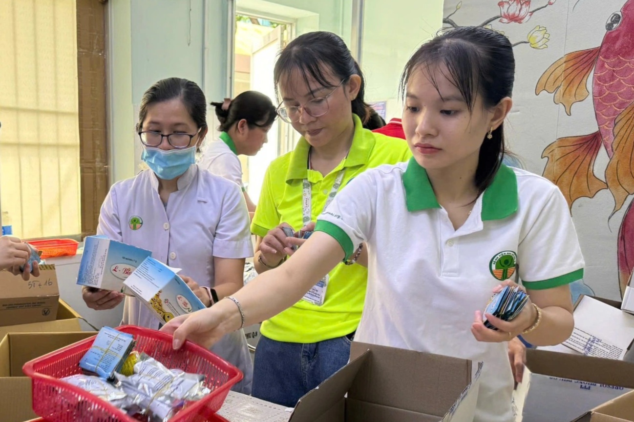 Hậu bão Yagi, TPHCM gửi hơn 6.700kg hàng đặc biệt ra Bắc bằng đường bay - 3