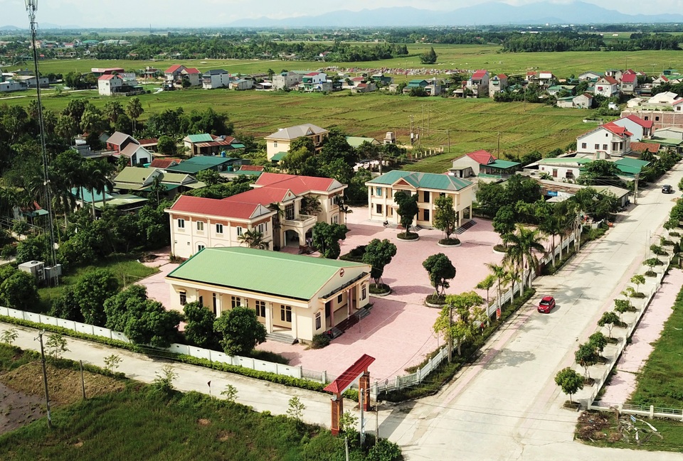 Hàng chục trụ sở khang trang bỏ hoang sau sáp nhập - 2 Hàng chục trụ sở khang trang bỏ hoang sau sáp nhập - 2