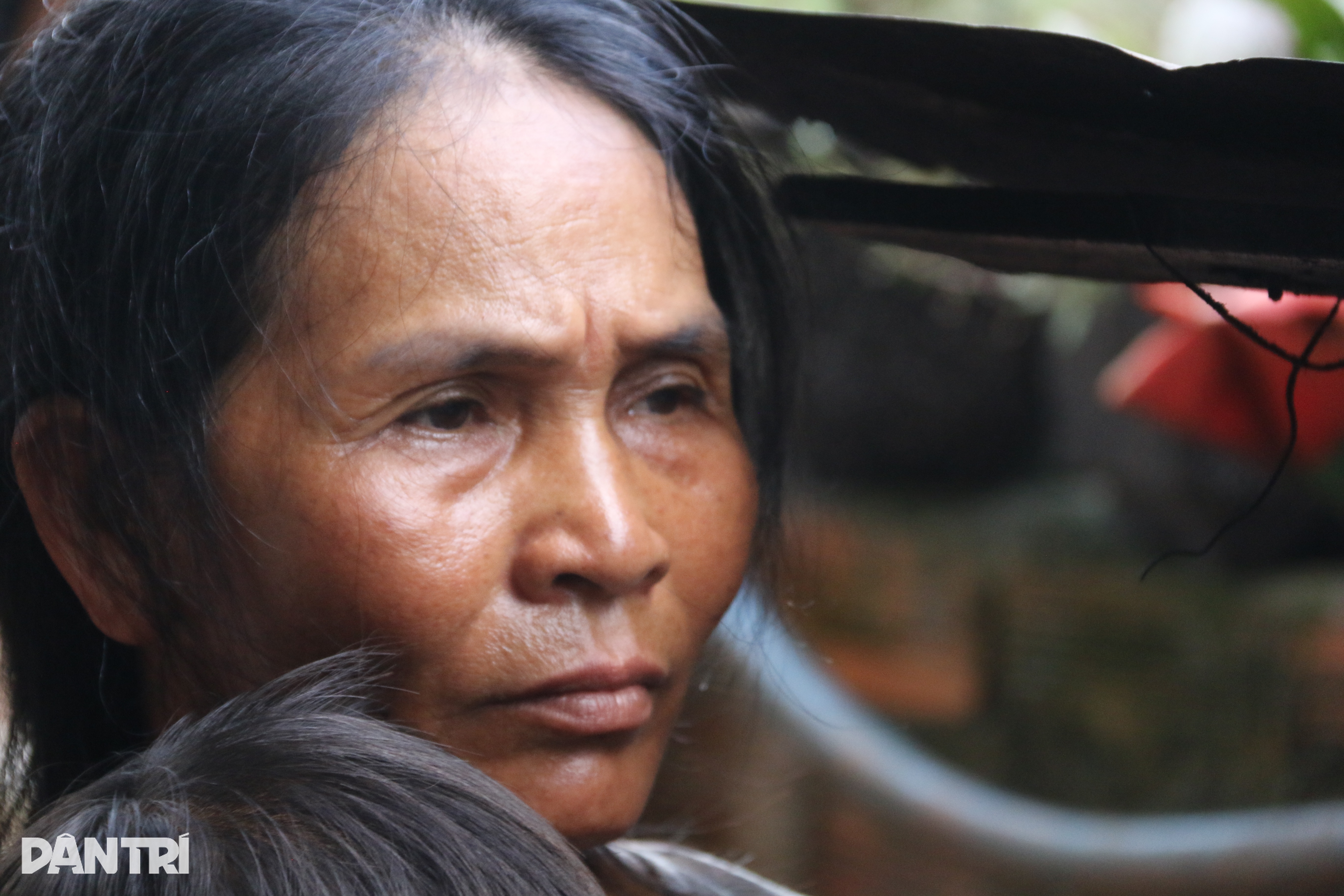 Ebeveynler geride kaldı, 3 çocuk büyükanne ve büyükbabalarıyla yaşıyor - 1 Bố mẹ bỏ đi, 3 đứa trẻ lay lắt sống cùng ông bà ngoại - 1