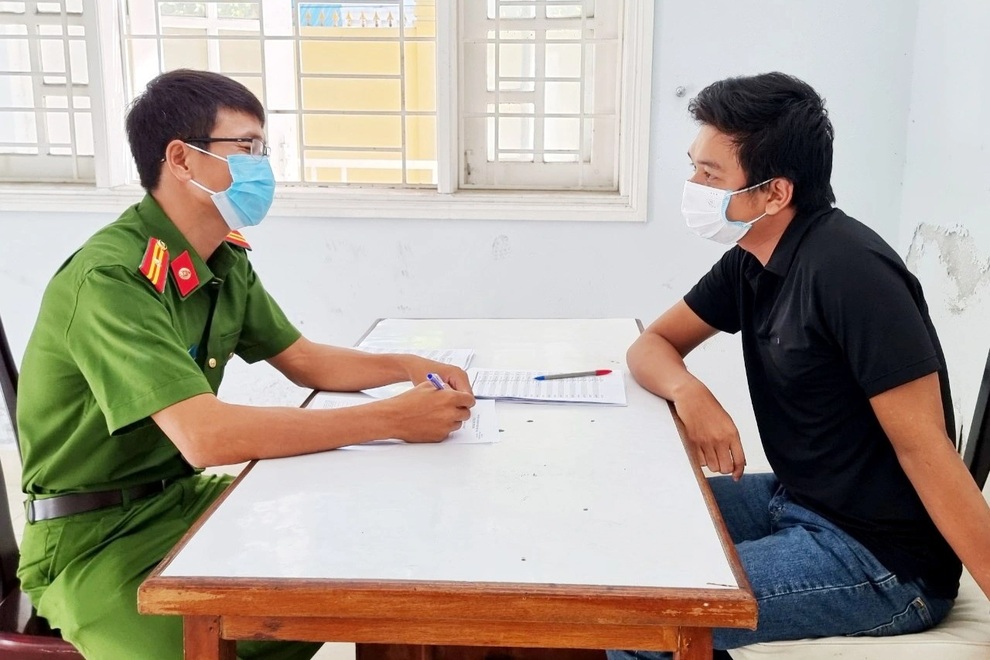 Đà Nẵng phá đường dây cá độ bóng đá với số tiền hơn 50 tỷ đồng - 1 Đà Nẵng phá đường dây cá độ bóng đá với số tiền hơn 50 tỷ đồng - 1