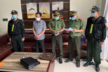 Thừa Thiên Huế: Bắt tạm giam Chánh Văn phòng Cảng hàng không quốc tế