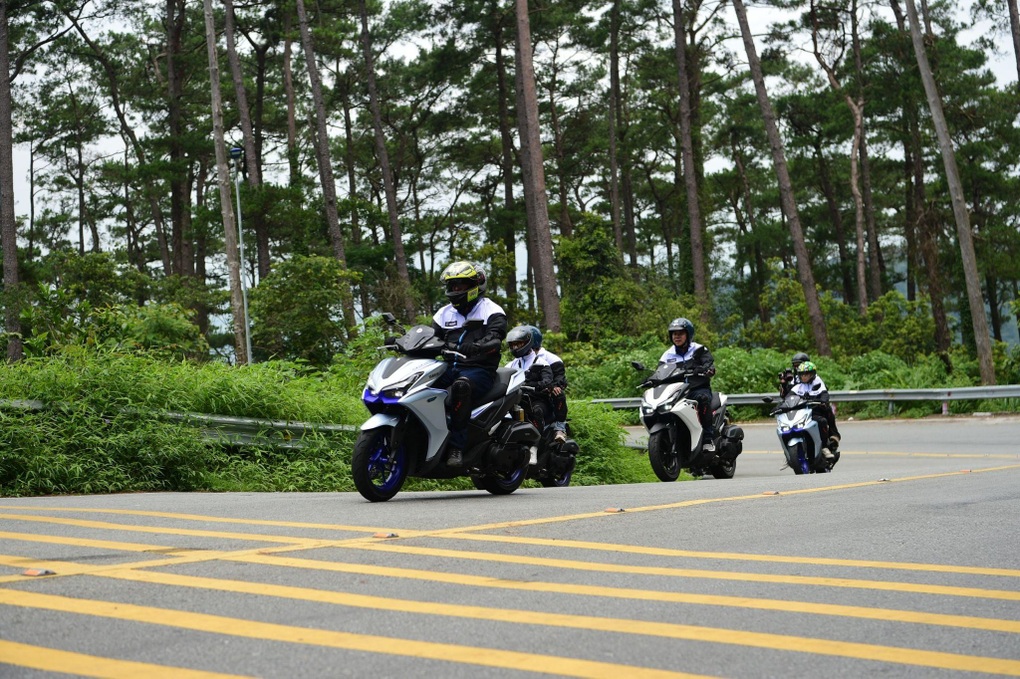 Yamaha NVX 2025: Lái mượt phố đông, bứt phá theo cách riêng với YECVT - 5