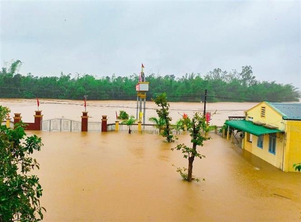 Quảng Nam lũ cuốn trôi người, Bình Định sạt lở tỉnh lộ - 3 Quảng Nam lũ cuốn trôi người, Bình Định sạt lở tỉnh lộ - 3