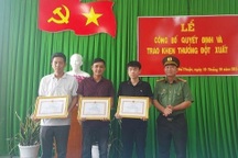 Khen thưởng 3 người hỗ trợ công an bắt giữ kẻ đổ xăng đốt chết họ hàng