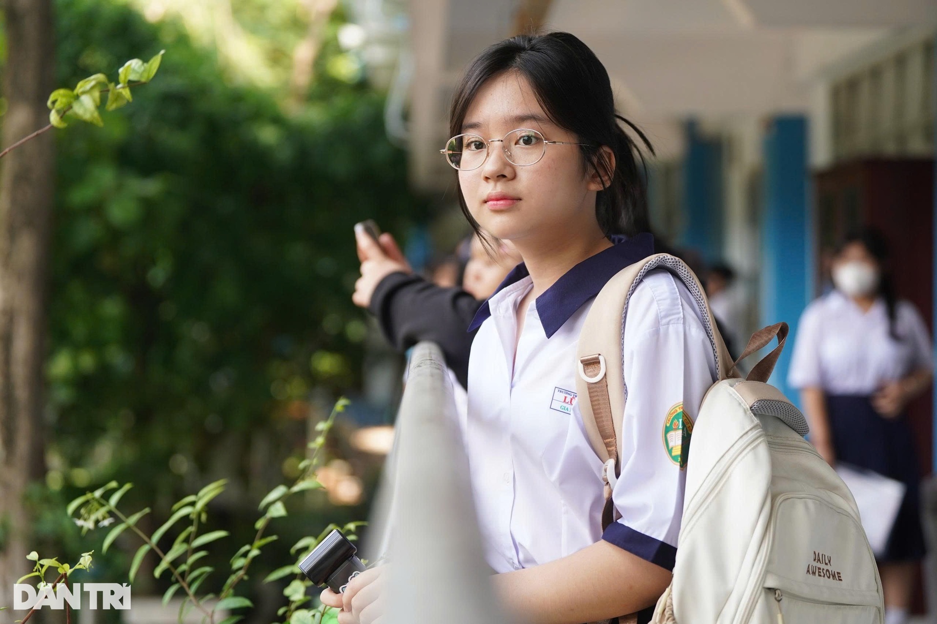 បេក្ខជន ហត្ថាកសិករ លីមីតធីត មានទំនុកចិត្ត និងត្រៀមខ្លួនសម្រាប់ការប្រឡងចូលថ្នាក់ទី១០ - ៣ Thí sinh TPHCM tự tin, sẵn sàng cho kỳ thi vào lớp 10 - 3