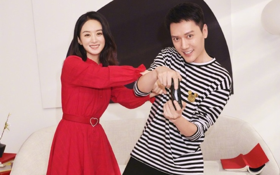 Triệu Lệ Dĩnh ngượng ngùng khi gặp tình cũ của chồng - 4 Triệu Lệ Dĩnh ngượng ngùng khi gặp tình cũ của chồng - 4