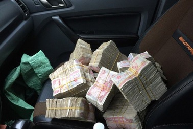 Trạm Cai Lậy giảm giá, tài xế vẫn chuẩn bị hàng cân tiền lẻ để mua vé