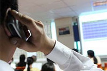 Vỡ ngưỡng hỗ trợ, giao dịch giảm đến 50%