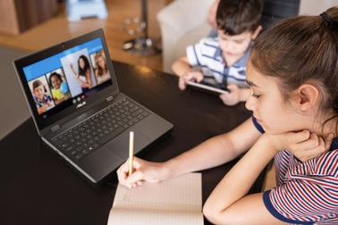 Trải nghiệm Laptop giáo dục hàng đầu và rinh giải trăm triệu về trường