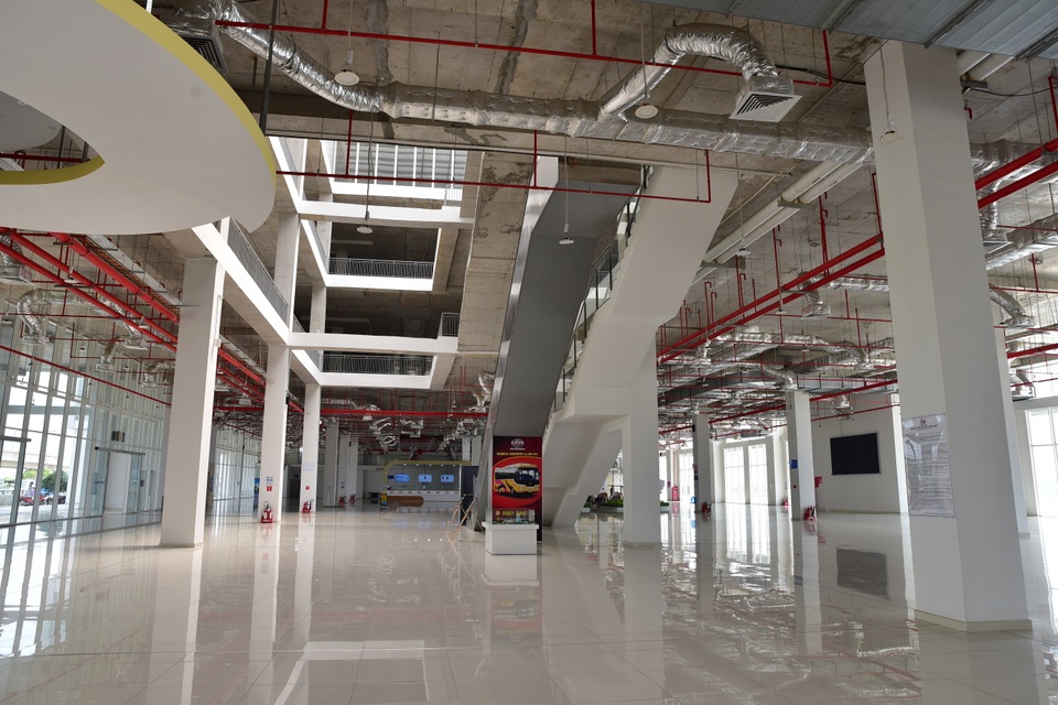 Bến xe hiện đại nhất Việt Nam đìu hiu vắng khách sau 5 tháng hoạt động - 10 Bến xe hiện đại nhất Việt Nam đìu hiu vắng khách sau 5 tháng hoạt động - 10