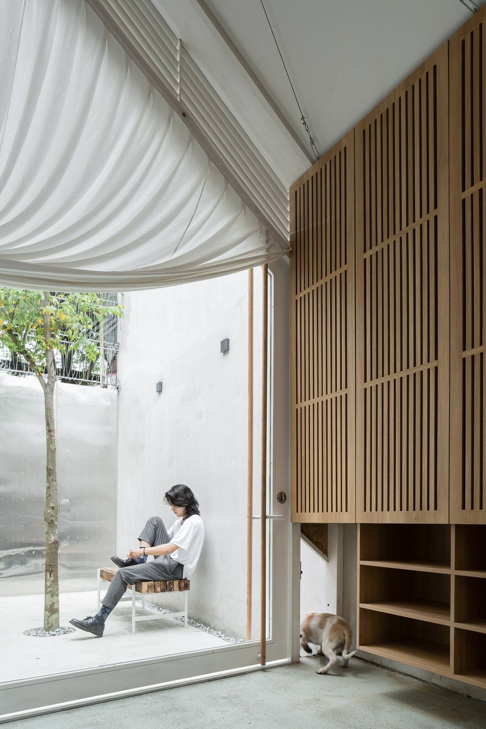 Cuộc sống bên trong căn nhà “có chiều dài bằng 10 lần chiều rộng” ở Sài Gòn - 4 Cuộc sống bên trong căn nhà “có chiều dài bằng 10 lần chiều rộng” ở Sài Gòn - 4