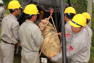 Hủy nổ quả bom nặng 360 kg