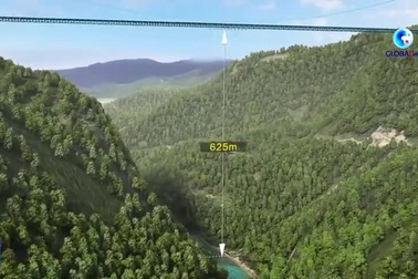 Cầu treo xuyên núi cao nhất thế giới giúp thời gian di chuyển còn 1 phút