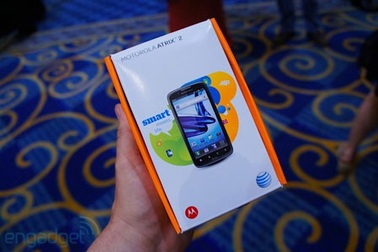 “Đập hộp” Motorola Atrix 2 tại triển lãm CTIA 2011