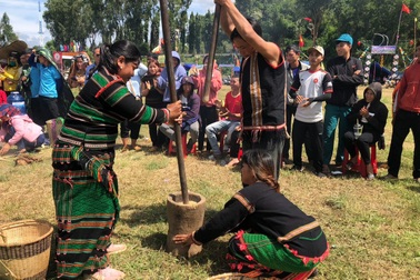 Nữ cán bộ người M'nông luôn sống vì đồng bào quê hương cách mạng