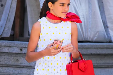 13 tuổi, Suri Cruise đã ra dáng thiếu nữ