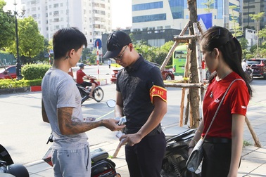 Nhiều thanh niên quay đầu bỏ chạy khi gặp chốt 141