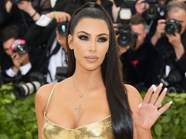 Kim Kardashian thi đỗ kỳ thi sơ cấp ngành luật sau... 3 lần thi trượt - 12 Kim Kardashian thi đỗ kỳ thi sơ cấp ngành luật sau... 3 lần thi trượt - 12
