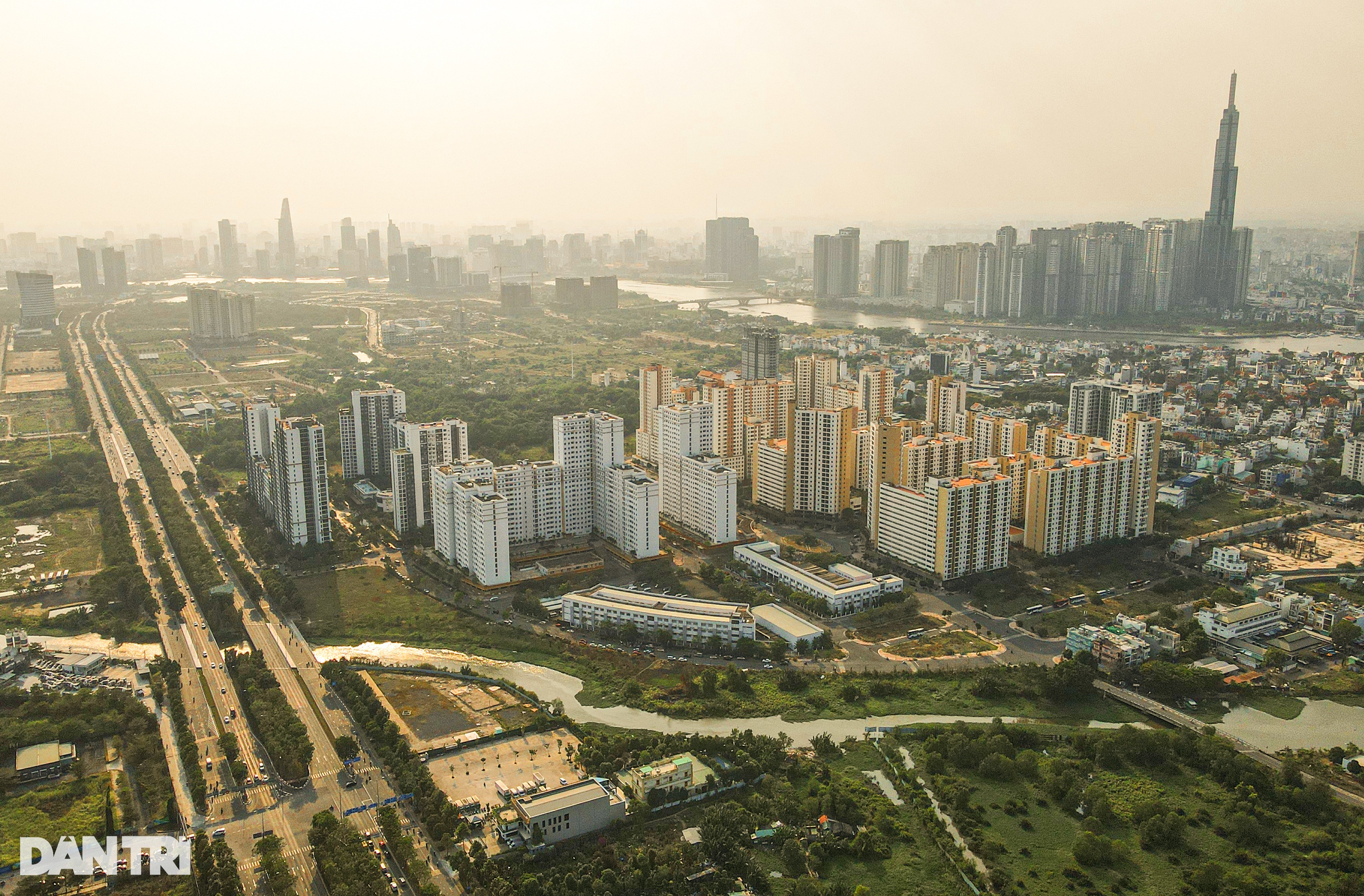 TPHCM muốn có đội ngũ ưu tú thì ít nhất lương phải đủ sống - 1 TPHCM muốn có đội ngũ ưu tú thì ít nhất lương phải đủ sống - 1
