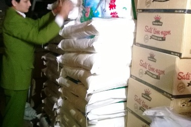 Bắt xưởng sản xuất mì chính giả lớn nhất từ trước đến nay