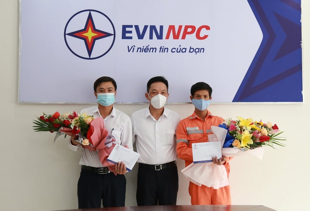 Vụ cửa hàng gas cháy nổ như bom: 2 cháu gái thoát chết trong gang tấc - 5 Vụ cửa hàng gas cháy nổ như bom: 2 cháu gái thoát chết trong gang tấc - 5