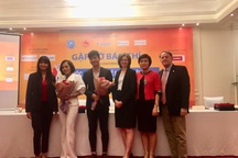 Đại sứ Canada và người nổi tiếng chạy vì trẻ em Việt Nam mắc bệnh hiểm nghèo