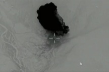 Mỹ công bố video thả "mẹ của các loại bom" tiêu diệt 36 phiến quân IS