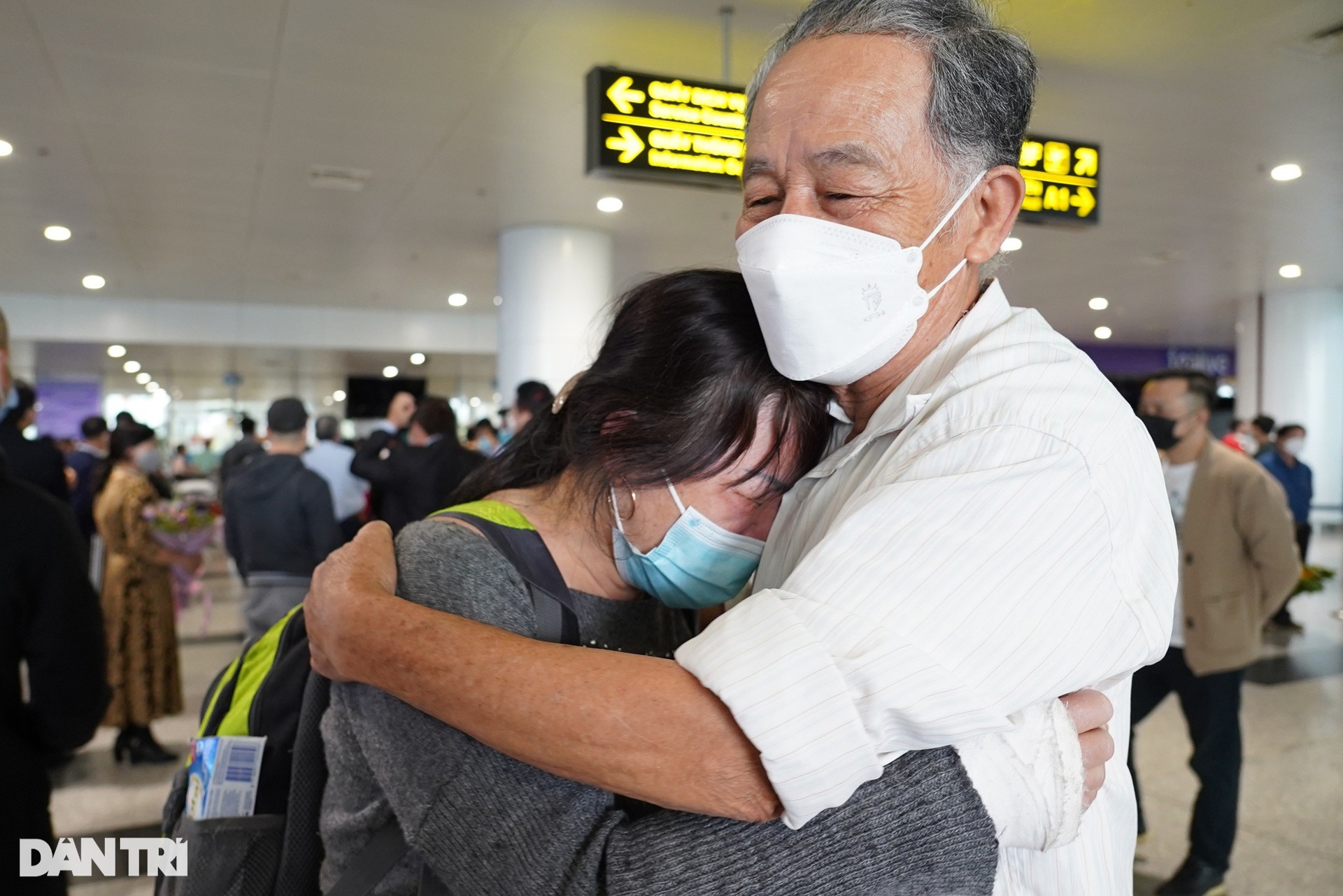 Hình ảnh gần 600 người Việt về nước từ vùng chiến sự Ukraine sáng 13/3 - 16 Hình ảnh gần 600 người Việt về nước từ vùng chiến sự Ukraine sáng 13/3 - 16