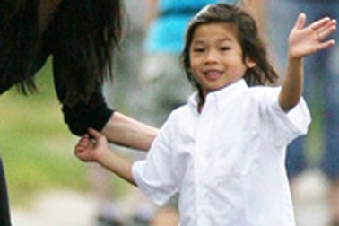 Pax Thiên - một trong 10 em bé dễ thương nhất Hollywood