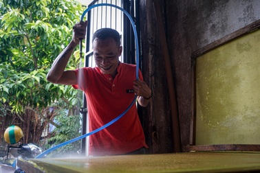 Biến thứ vứt bỏ ngoài bờ biển thành tác phẩm vạn người mê