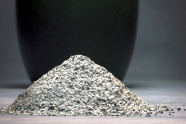 Trộm hít tro cốt người chết vì tưởng là ma túy