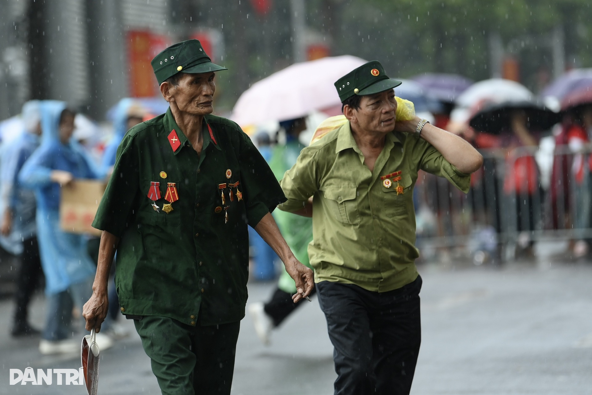 Cựu chiến binh - những vị khách đáng kính nhất trên đường diễu binh - 1 Cựu chiến binh - những vị khách đáng kính nhất trên đường diễu binh - 1