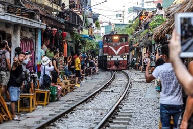 Phó Thủ tướng yêu cầu xem xét việc di dời các hộ dân xóm “cà phê đường tàu”