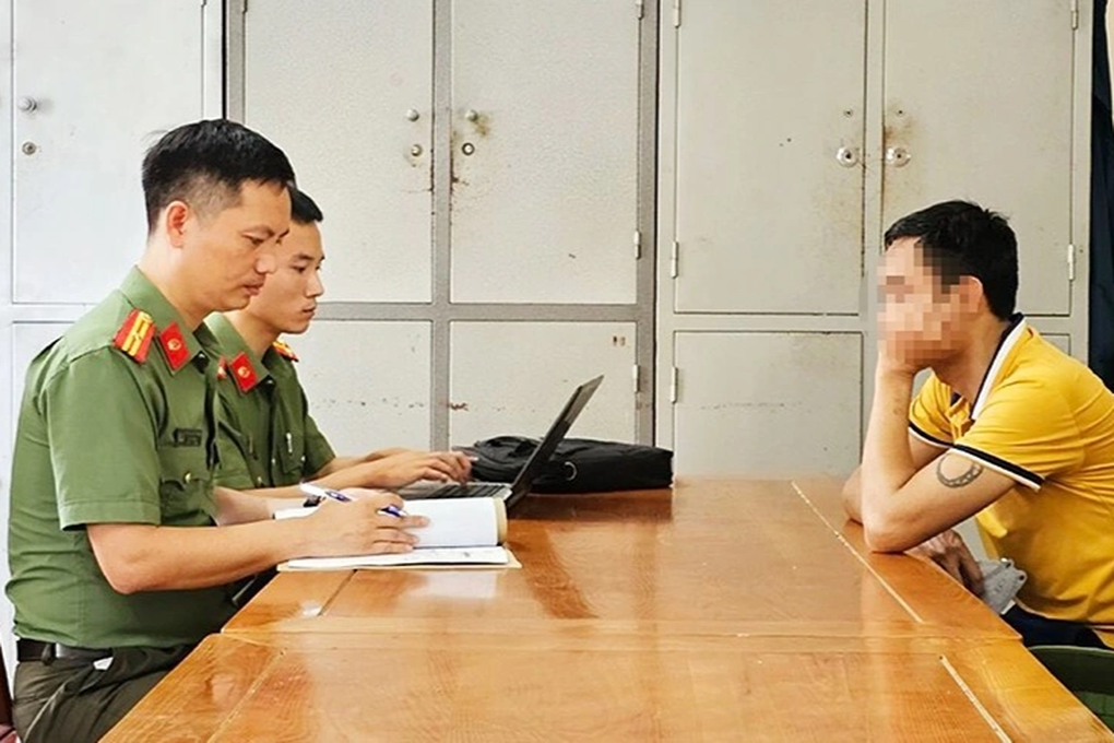 Phát tán tin 2 cô gái nhiễm HIV, 3 người bị xử phạt - 1 Phát tán tin 2 cô gái nhiễm HIV, 3 người bị xử phạt - 1