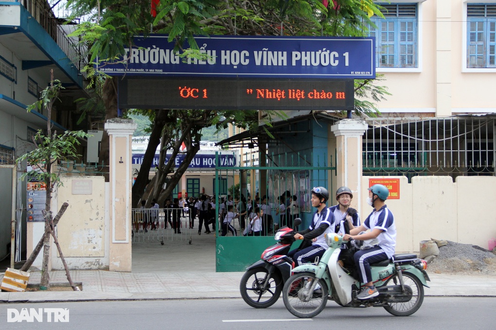 Vụ cô giáo tố bị làm nhục giữa sân trường: Người trong cuộc trần tình - 1 Vụ cô giáo tố bị làm nhục giữa sân trường: Người trong cuộc trần tình - 1