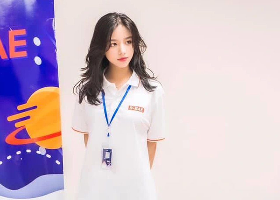 Hot girl ĐH Kinh tế quốc dân thành tâm điểm ở ngày hội tuyển sinh - 9 Hot girl ĐH Kinh tế quốc dân thành tâm điểm ở ngày hội tuyển sinh - 9