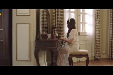 Kỉ niệm bay xa - Hồ Quỳnh Hương.