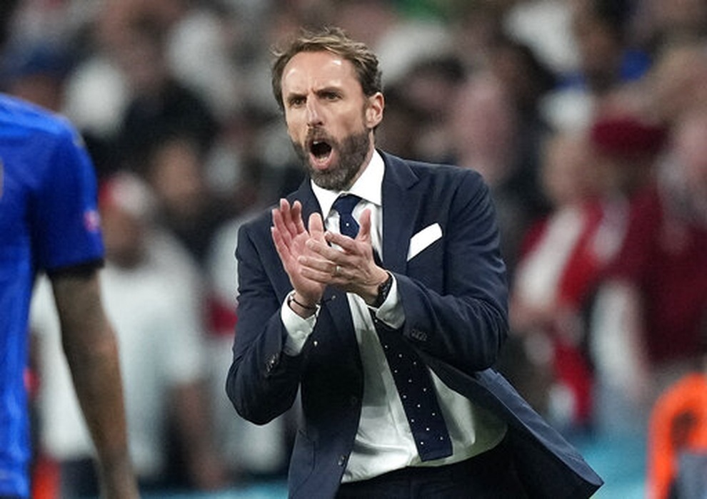 Đội tuyển Italia vỡ òa hạnh phúc khi giương cao chức vô địch Euro 2020 - 6 Đội tuyển Italia vỡ òa hạnh phúc khi giương cao chức vô địch Euro 2020 - 6