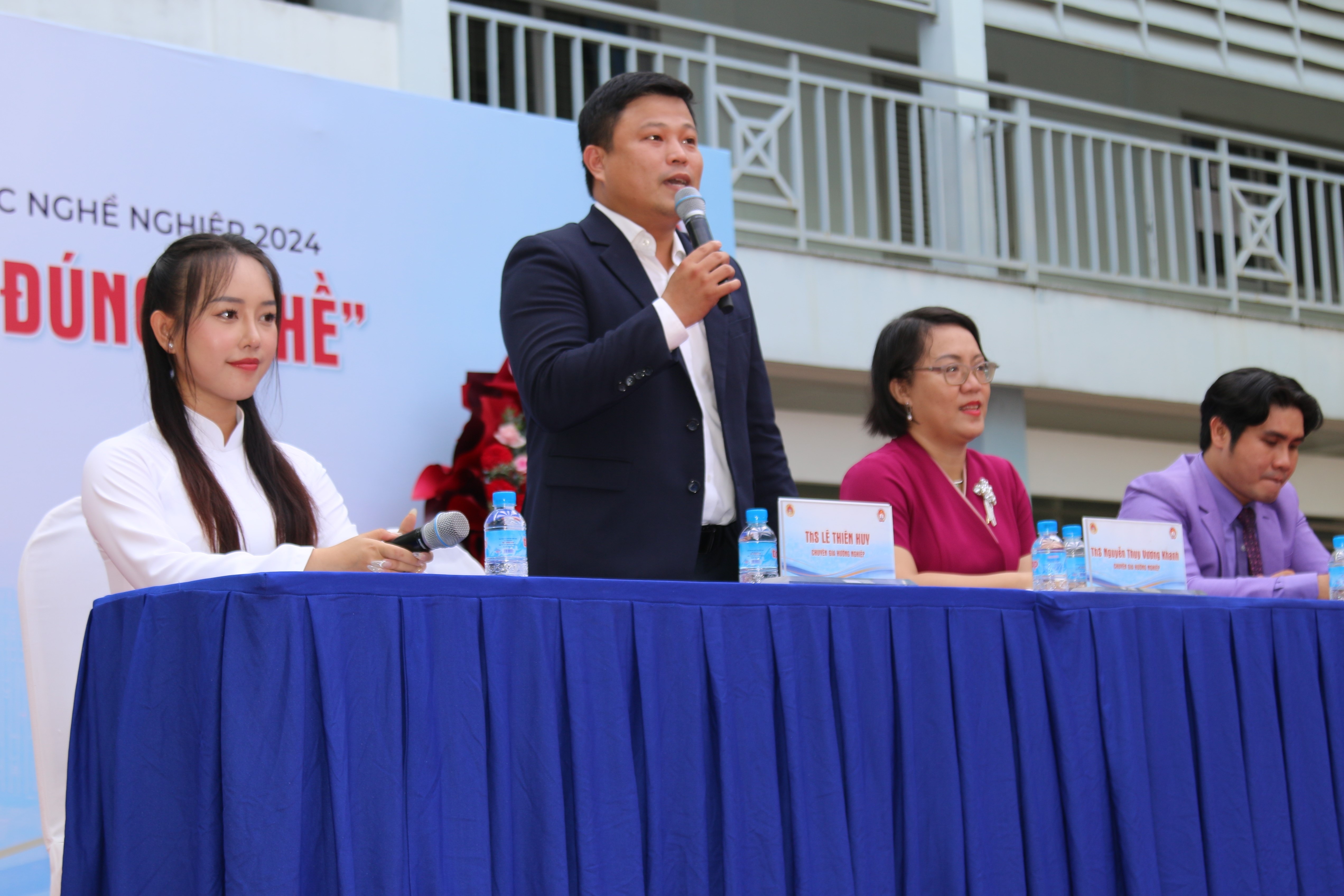 Kota Ho Chi Minh menyelenggarakan hari konsultasi pendidikan vokasi di 22 distrik - 3 TPHCM tổ chức ngày hội tư vấn giáo dục nghề nghiệp tại 22 quận, huyện - 3