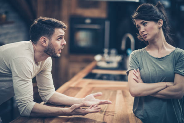 Vợ về ngoại chơi mà không xin phép bố mẹ chồng