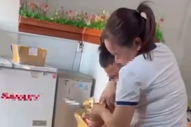 Người mẹ phản ánh con trai bị bạo hành tại trường mầm non ở TPHCM