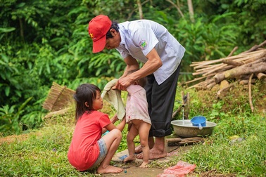 Thanh Dược khởi công xây dựng nhà nhân ái, một mùa đông không còn giá buốt ở Tòng Sành