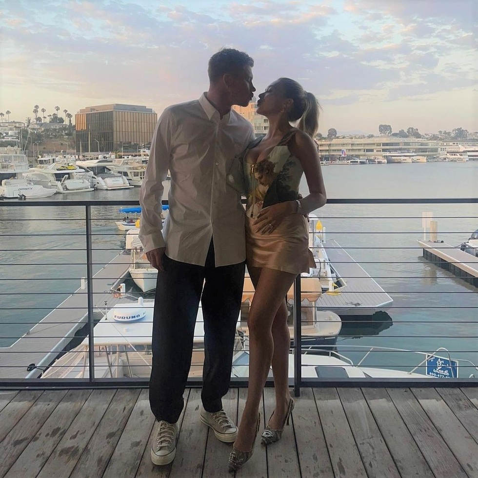 Mối tình định mệnh từ dòng tin nhắn trên mạng của đội trưởng tuyển Bỉ - 2 Mối tình định mệnh từ dòng tin nhắn trên mạng của đội trưởng tuyển Bỉ - 2